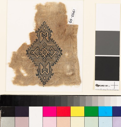 Textile fragment with lozenge-shaped medallionfront