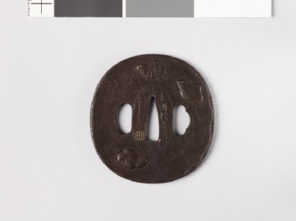 Tsuba depicting five flying birdsfront