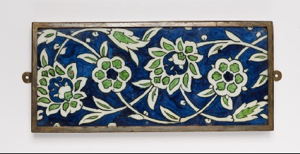 Rectangular frieze tile with scrolling peoniesfront