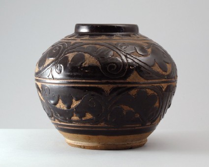 Cizhou type jar with scrolling foliage decorationfront