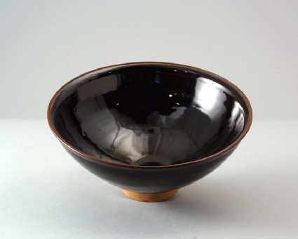 Black ware bowlfront