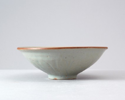 White ware bowl with a goose and plantsfront