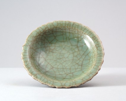 Greenware dish with foliated rimfront