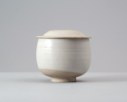 White ware bowl and lidfront