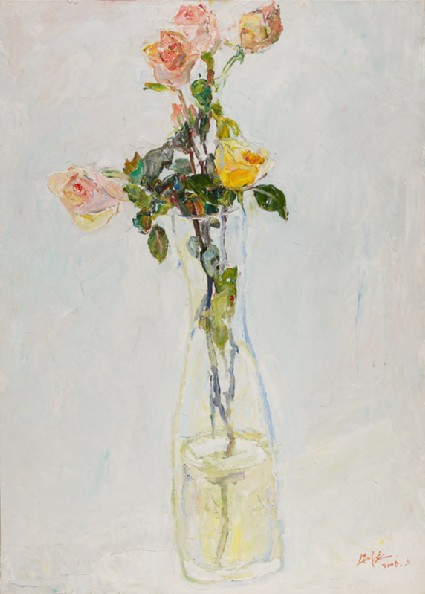 Roses in a glass vasefront