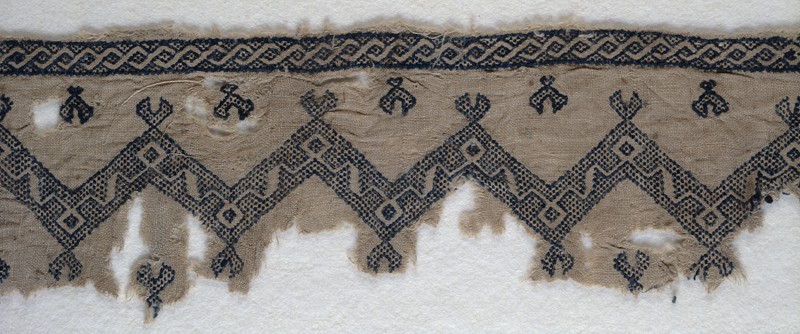 Islamic embroidery fragment EA1984.168 at the Ashmolean Museum