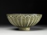 Bowl with flying phoenixes against a foliate background (side)