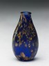 Glass snuff bottle with gold design (oblique)